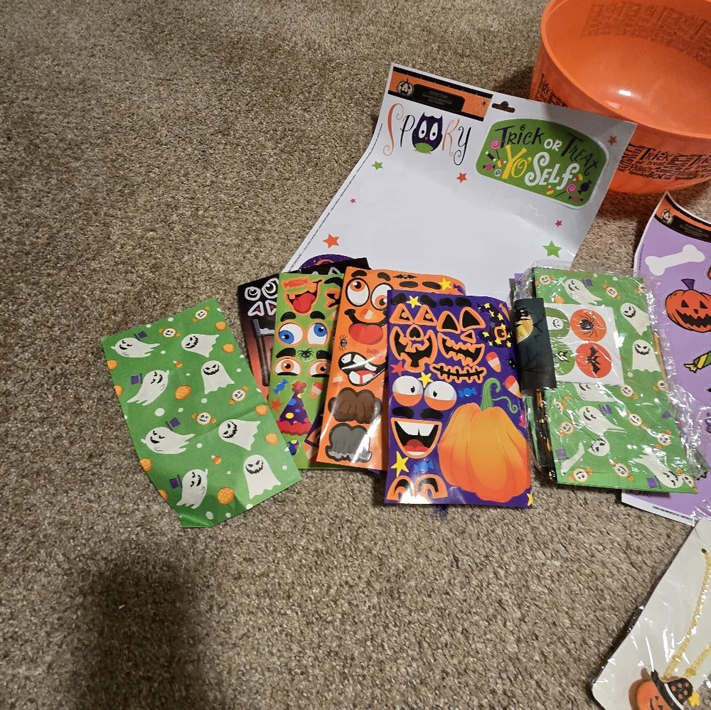 Halloween Supplies Set And Decor
